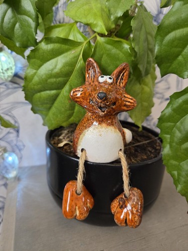 Lovely quirky sitting fox - quirky,