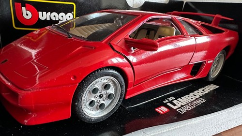 Burago scale red - 1/18,