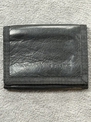 Vintage levi black trifold - levi’s,