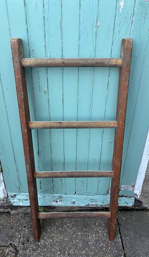 Vintage wooden step - wooden,