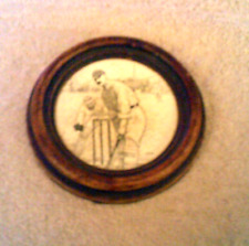 Small Circular Wooden Framed Wall Plaque - Batsman & Wicketkeeper 4" Diameter