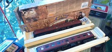 2x HORNBY R 4149A/R4248A HARRY POTTER COACHES IN MINT CONDITION  Ref 332