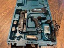 Makita GF600 Second Fix Nail Gun, Gas Nailer 7.2v  MINT CONDITION