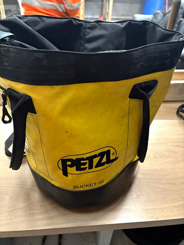 Petzl bucket climbing - 30, rope