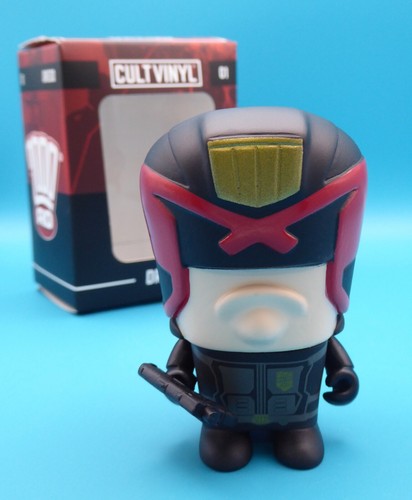 Cult vinyl figure dredd - vinyl, 01