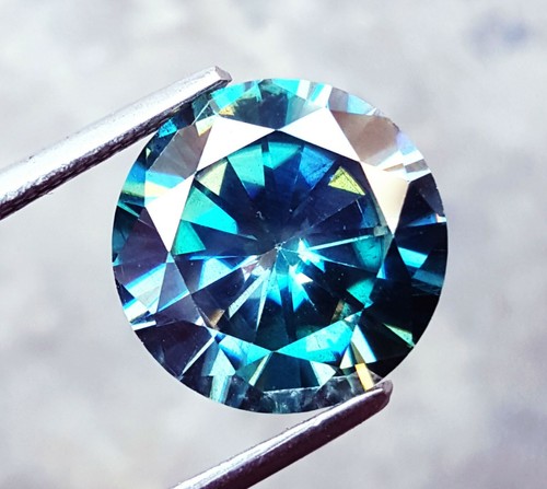 Synthetic moissanite diamond - synthetic,