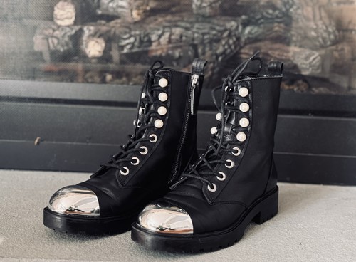 Zara silver toe pearl rivet - silver,
