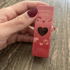 Charlotte tilbury kissing - charlotte,