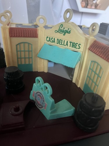 Disney pixar cars luigi - cars, luigi’s