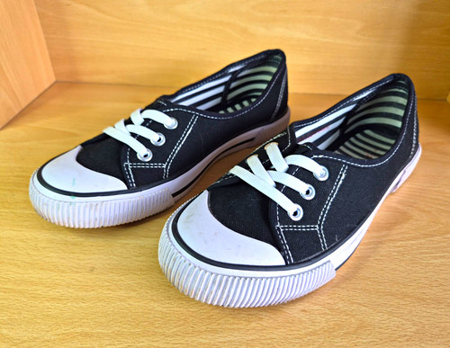 Black white canvas low top - canvas,