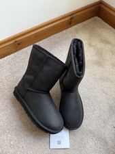 GENUINE UGG BOOTS W CLASSIC SHORT II LEATHER (BLACK) SIZE 6 EU39 B/NEW COST £195