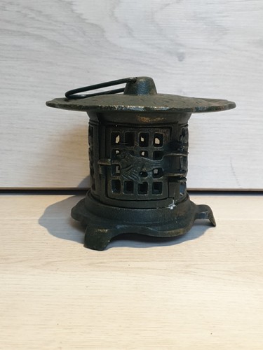 Vintage cast iron tea lights - cast,