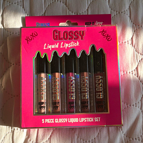 Keep lippy glossy liquid - it,