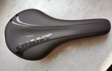 NEW GIANT COMFORT GROOVE SADDLE SEAT MTB CITY TOURING BIKE BLACK BY SELLE ROYAL