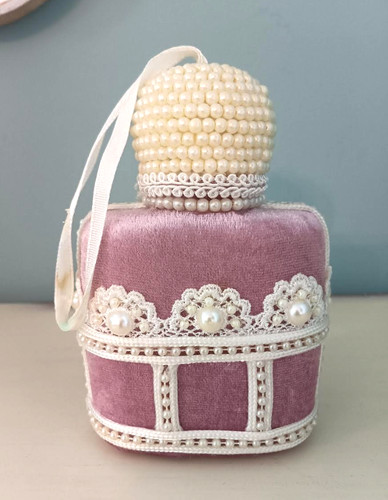 Vintage pink velvet pearl - , and