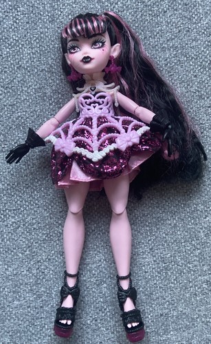 Monster high draculaura - draculaura, scary