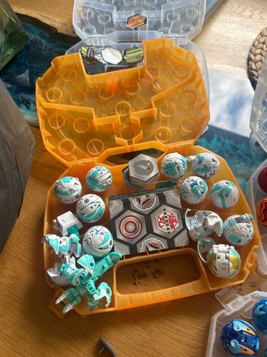 Bakugan massive bundle - bundle,