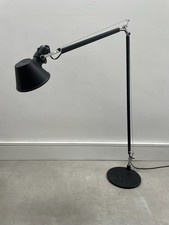 Artemide Tolomeo Floor Lamp in Great Working Condition Industrial / Vintage