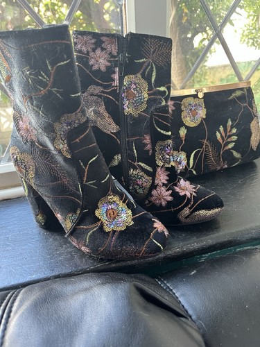 Embroidered boots and - boots, clutch