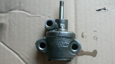 BSA B25/TRIUMPH T25 OIL PUMP 3 STUD NOS 71 2227