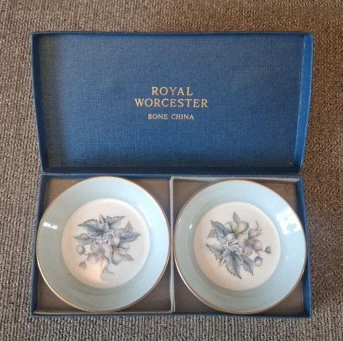 Royal worcester bone china - royal,