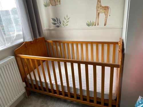 Obaby cot bed with - bed, mattress