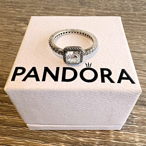 Pandora square sparkling halo - square,