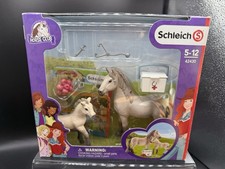 Schleich Horse Club Hannah’s First Aid Toy Playset & Horse Figure Figures 42430
