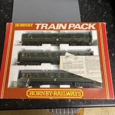 Hornby Class 110 DMU R369 Train Pack - BR Green - 3-Car Set