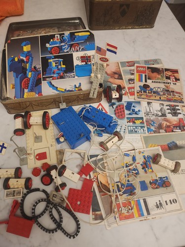Vintage lego plus literature - ,