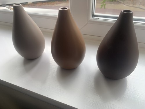 Brown vases small - , x