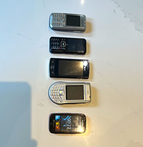 Five retro phones x - x,