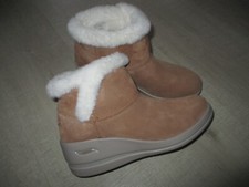 NEW SKECHERS ARCH FIT Chugga Boots Size UK 6.5 - Chestnut Leather Suede