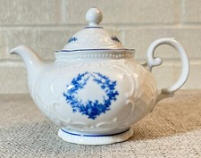 Blue white teapot - blue,