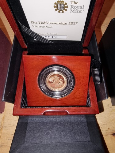 2017 gold sovereign pistrucci - sovereign,