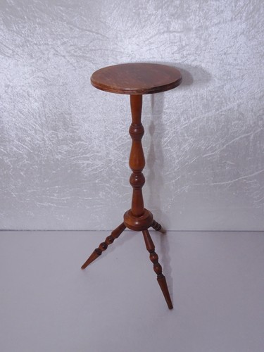 Wooden pedestal plant stand - pedestal,