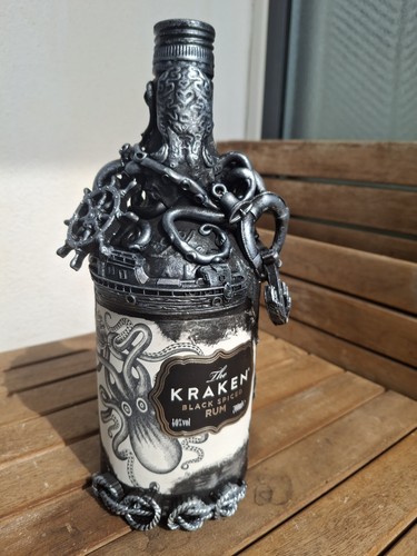 Kraken rum pirate bottle - ,