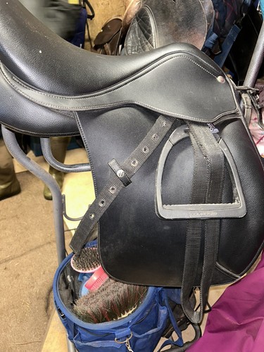 Wintec hart saddle wide - hart, 17”