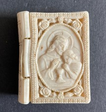 Vintage Bakelite / Celluloid Miniature Rosary Beads Box 