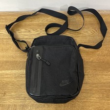 Nike men's black shoulder bag/