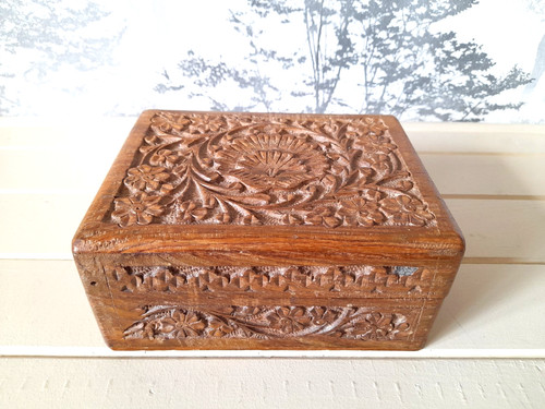 Hand carved hinged - hinged, acacia