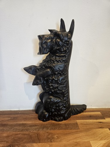 Cast iron large scottie dog - cast,