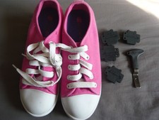 Heelys Fresh X2 Girls Skate Shoes Roller Skate Canvas Trainers Pink Size 2