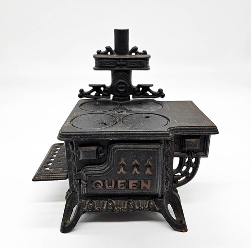 Queen cast iron - cast, toy