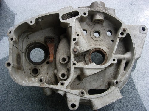 Bsa c15 engine casing 41 - ,