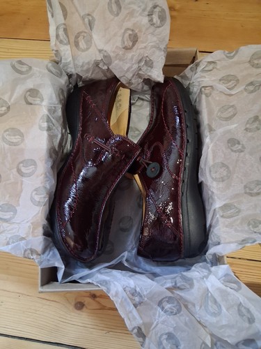 Bnib clarks burgundy patent - clarks,