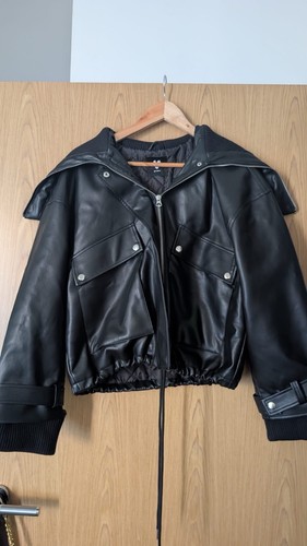 Very faux leather - v,