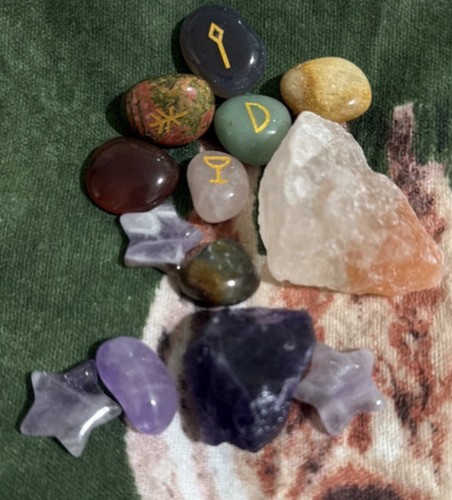 Random assortment crystals - random, of