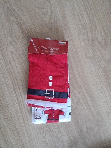 Bnwt set christmas tea - of, 2
