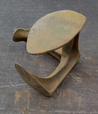 HEAVY VINTAGE 3 SIZE CAST IRON " THE ACME No2 " COBBLERS SHOE LAST WEIGHS 3.7KG